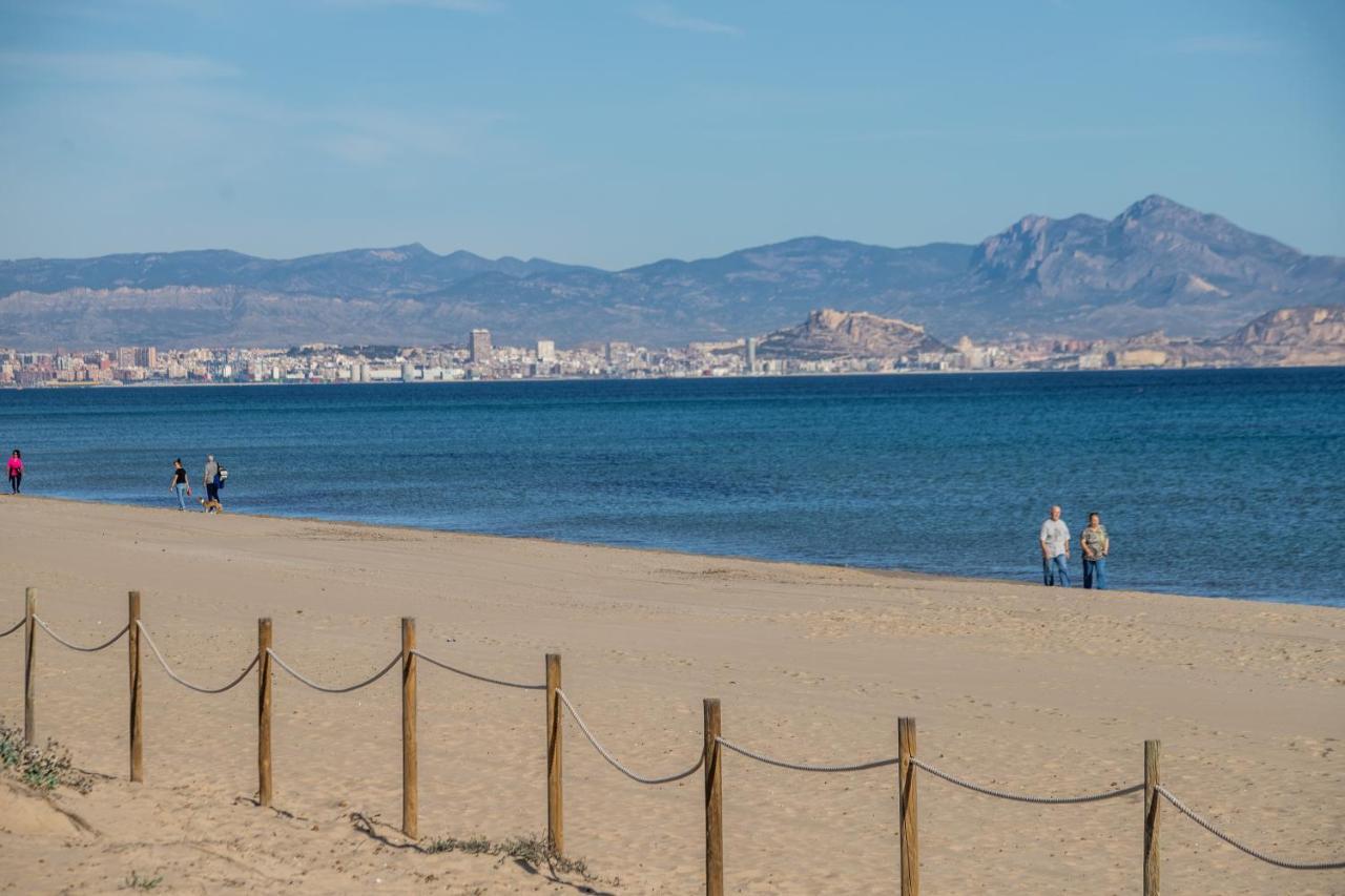 Vistas Al Mar Apartment Arenales del Sol Luaran gambar